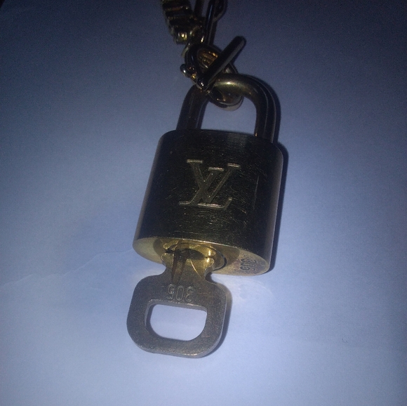 Luis Vuitton Lock with Key Necklace. Unique with Gold & Crystal Chain. - Picture 11 of 16